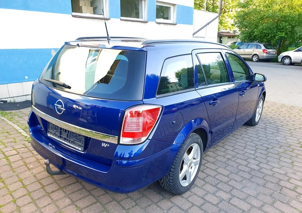 Opel Astra cena 11900 przebieg: 162767, rok produkcji 2004 z Wadowice małe 781